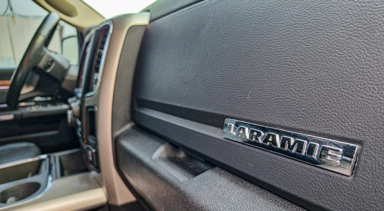 Dodge RAM cena 99000 przebieg: 166000, rok produkcji 2018 z Strzelno małe 121